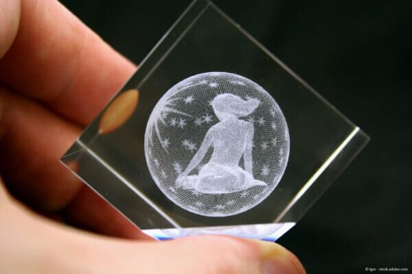 Lasergravur auf Glas mit Hilfe eines Lasergravurgerätes